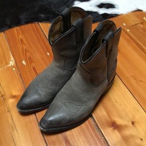 Frye ankle boots size 6